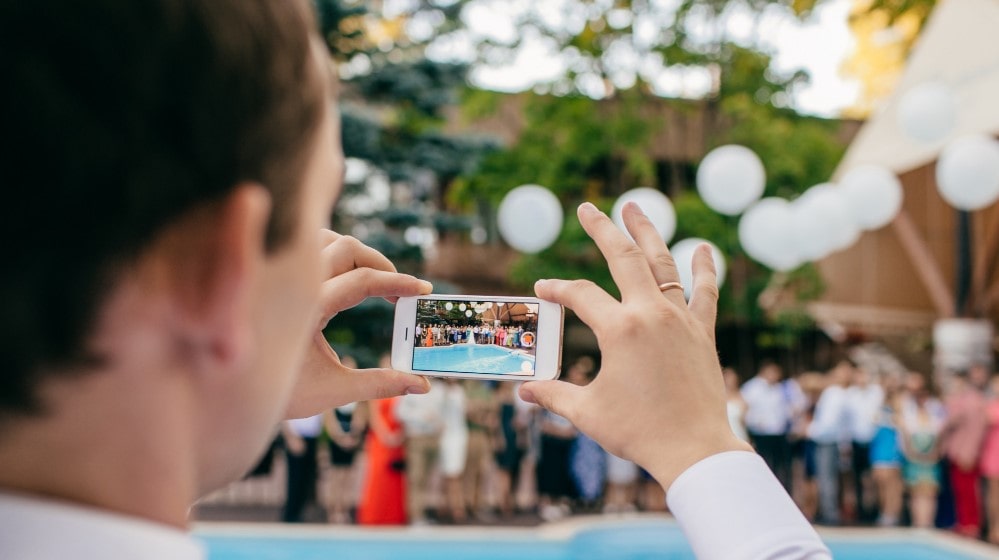 WhatsApp AI Bots for Photo Sharing